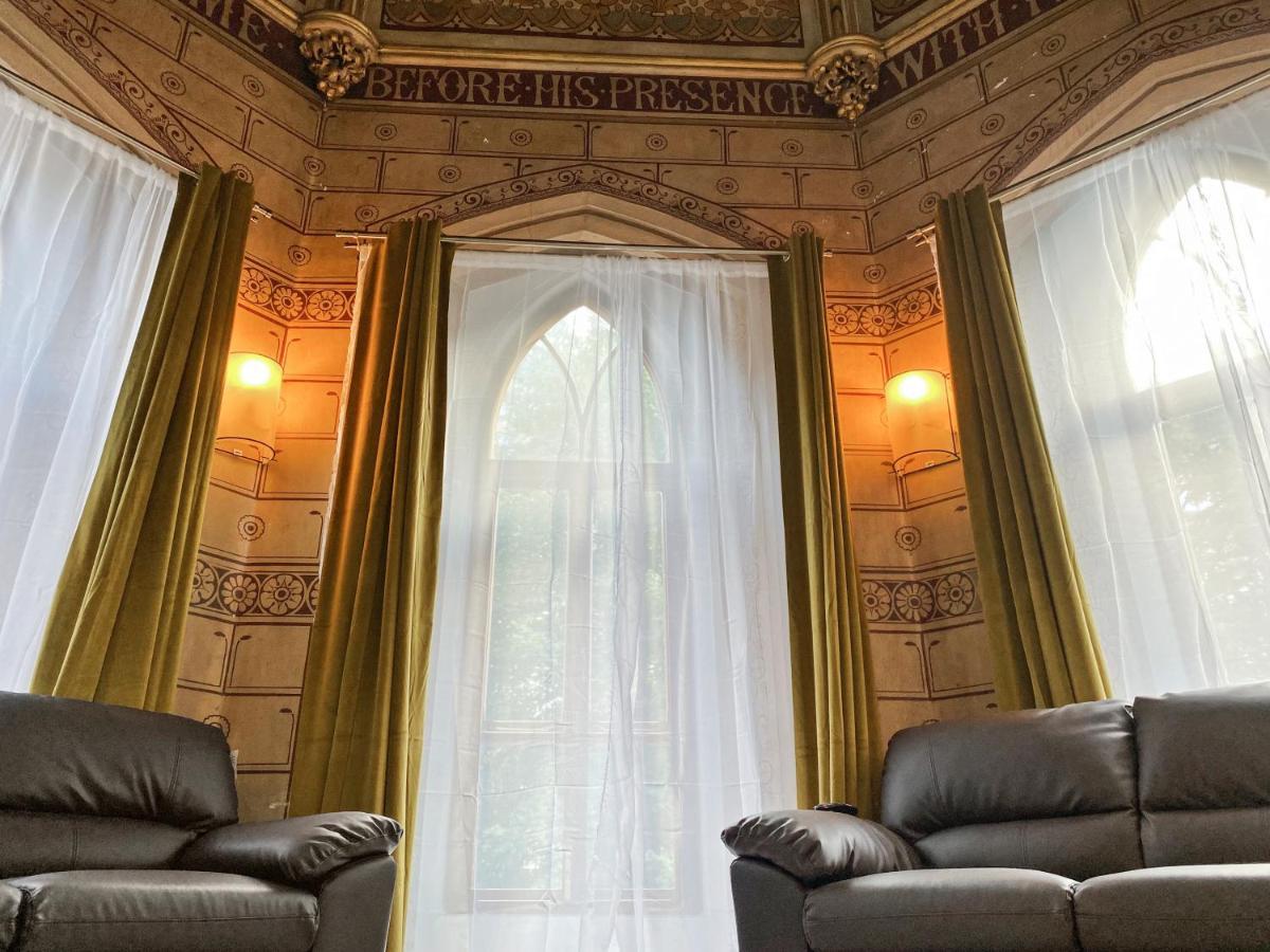 Rare 1-Bed Church Converted Apartment In 런던 외부 사진