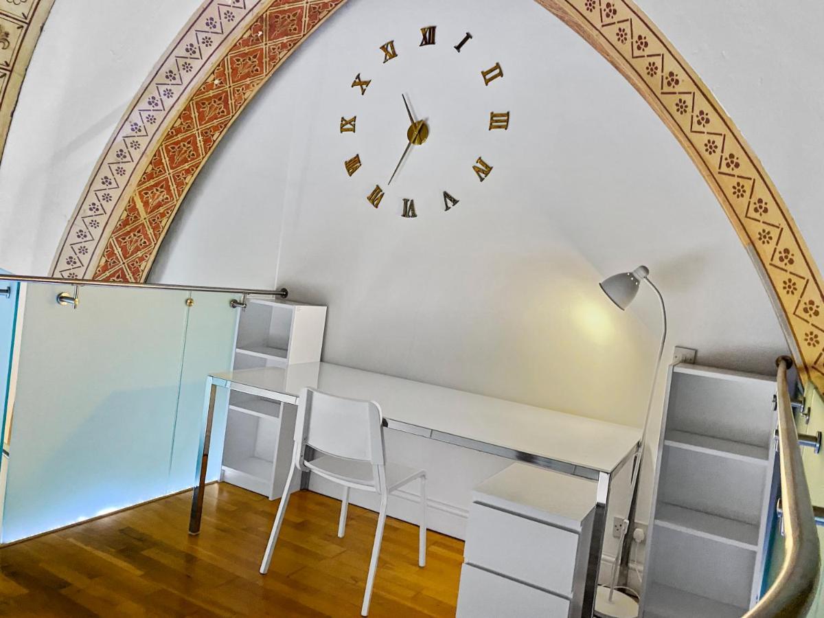 Rare 1-Bed Church Converted Apartment In 런던 외부 사진