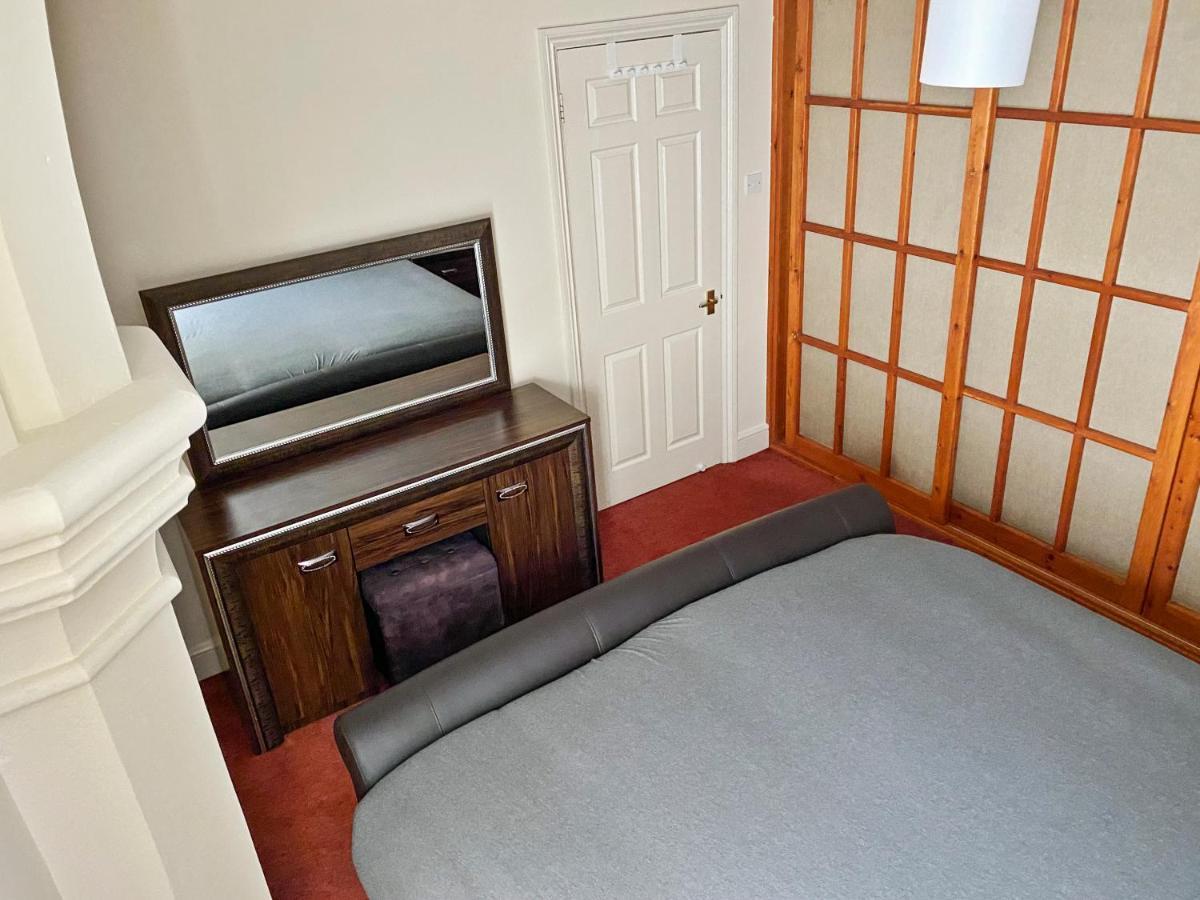 Rare 1-Bed Church Converted Apartment In 런던 외부 사진