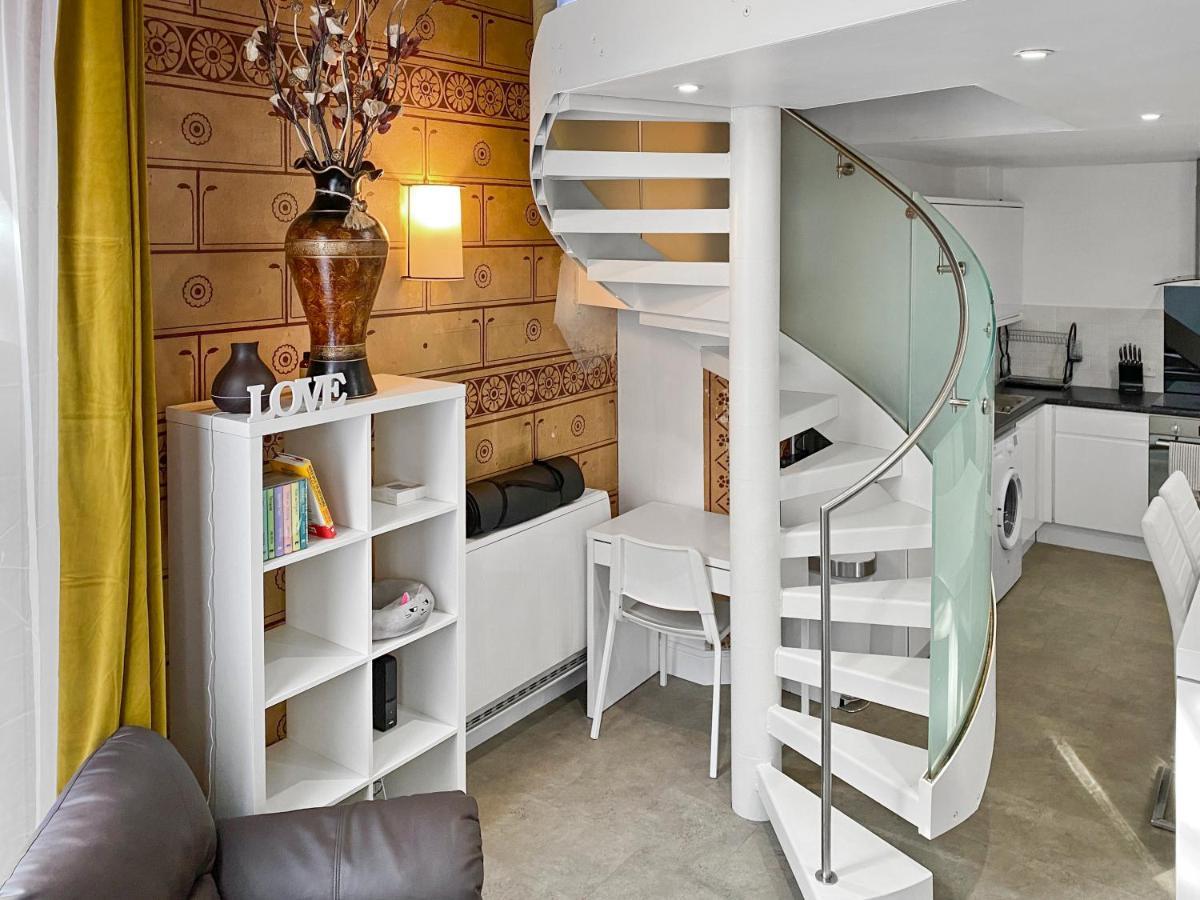 Rare 1-Bed Church Converted Apartment In 런던 외부 사진