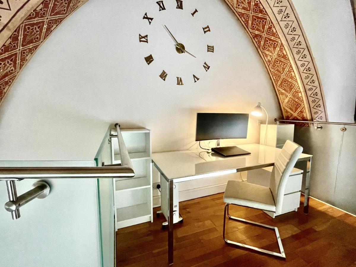 Rare 1-Bed Church Converted Apartment In 런던 외부 사진